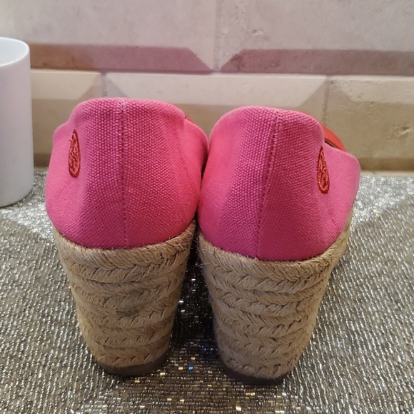 SOLD!! TORY BURCH Filipa Pink Wedges - Size 7 - Picture 4 of 8